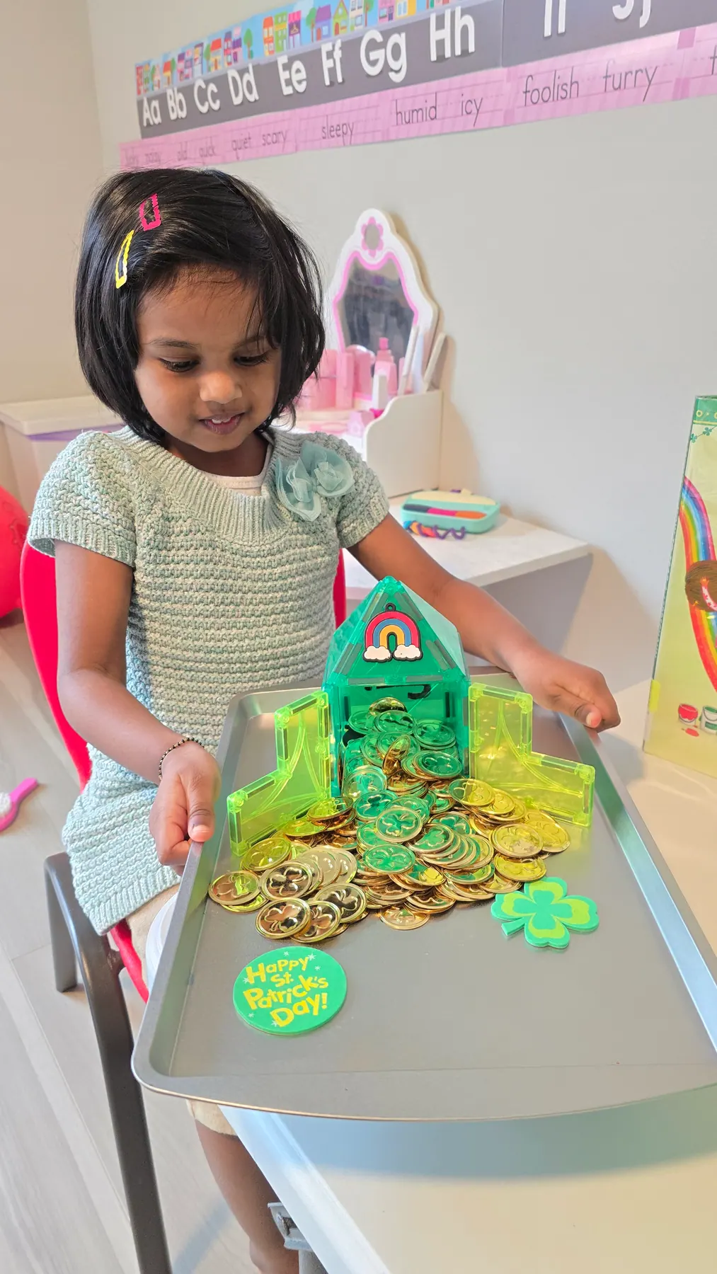A hands-on discovery moment at Tickle Treetops Academy