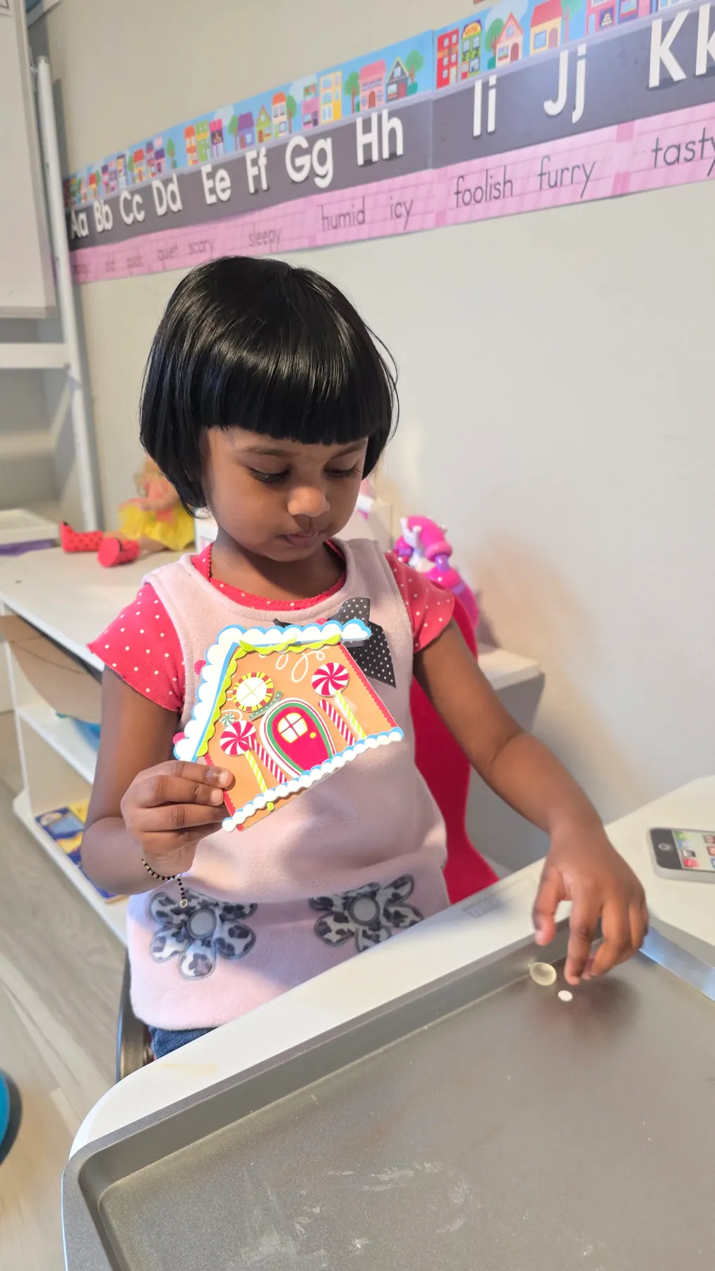 A hands-on discovery moment at Tickle Treetops Academy